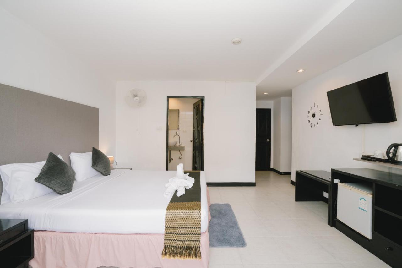 Noble House Patong Hotel Exterior photo