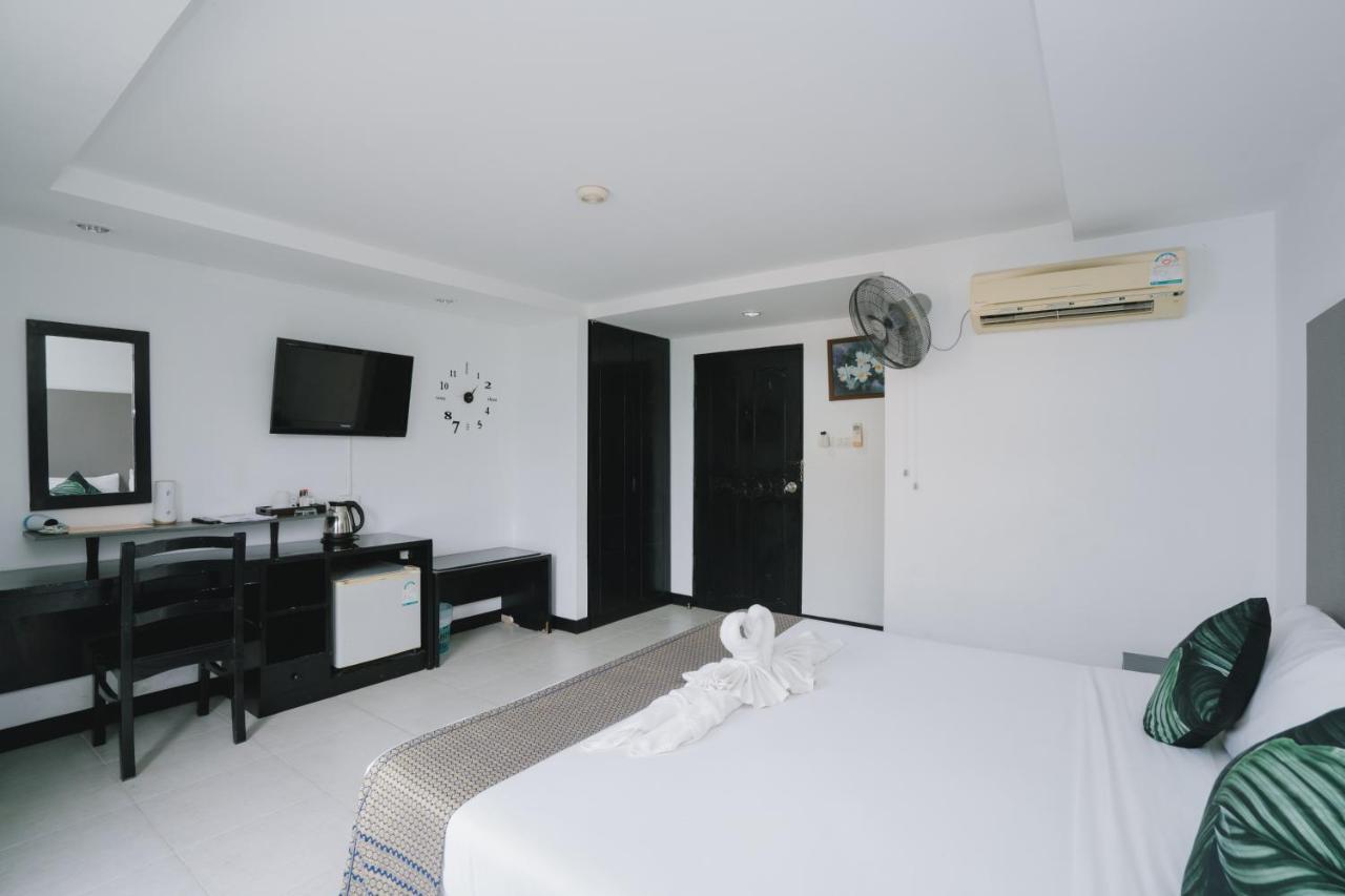 Noble House Patong Hotel Exterior photo