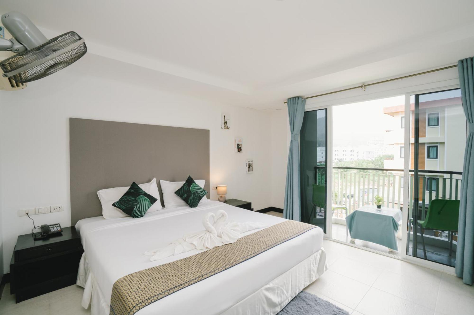 Noble House Patong Hotel Exterior photo